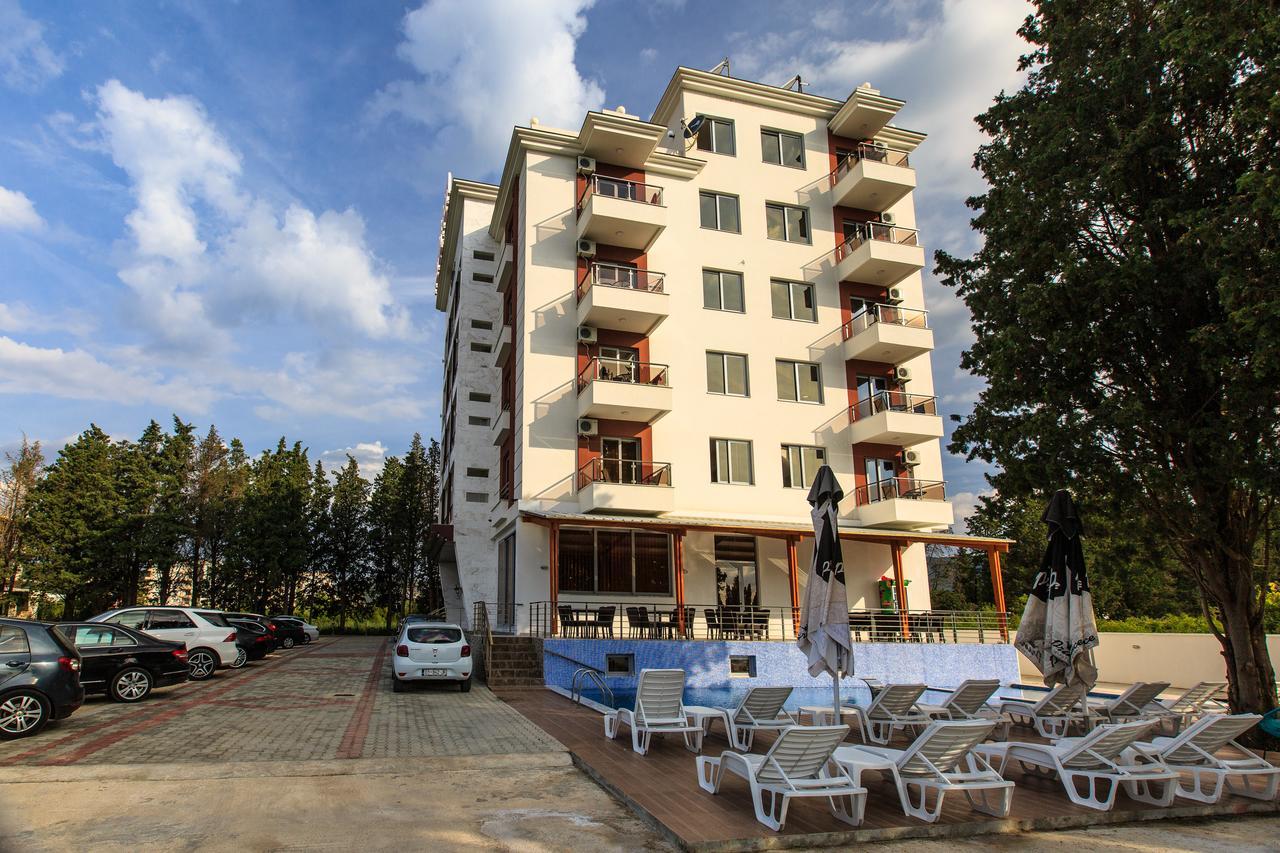 Hotel Hoti II Улцинь Екстер'єр фото